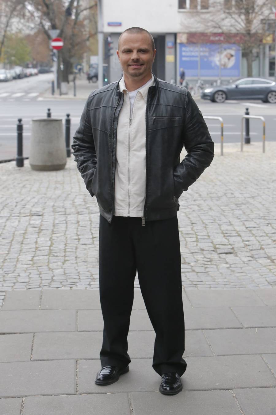 Poranek z “DDTVN”! Marcin Hakiel w ZA DUŻYCH spodniach, Tymon Tymański z młodziutką ukochaną (FOTO)