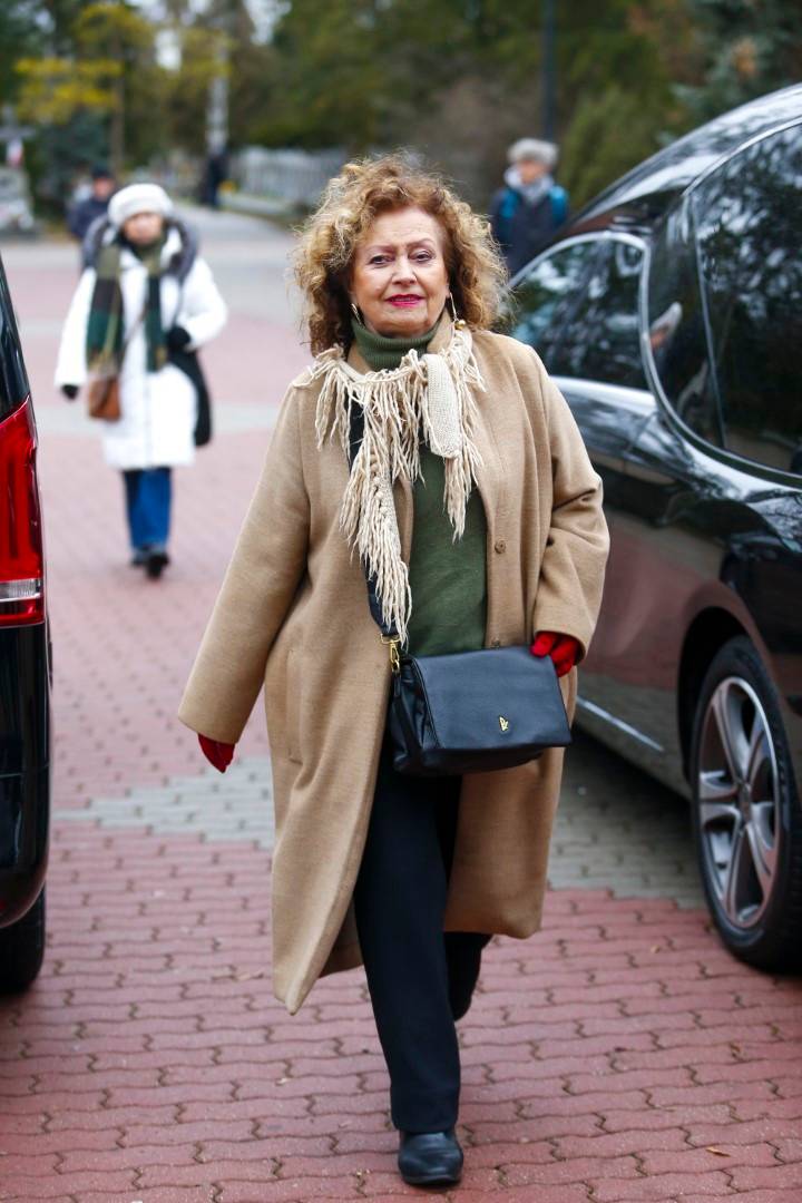 Gwiazdy żegnają Stanisława Tyma: Szymon Majewski, Cezary Żak, Wiktor Zborowski, Janusz Gajos z żoną (ZDJĘCIA)