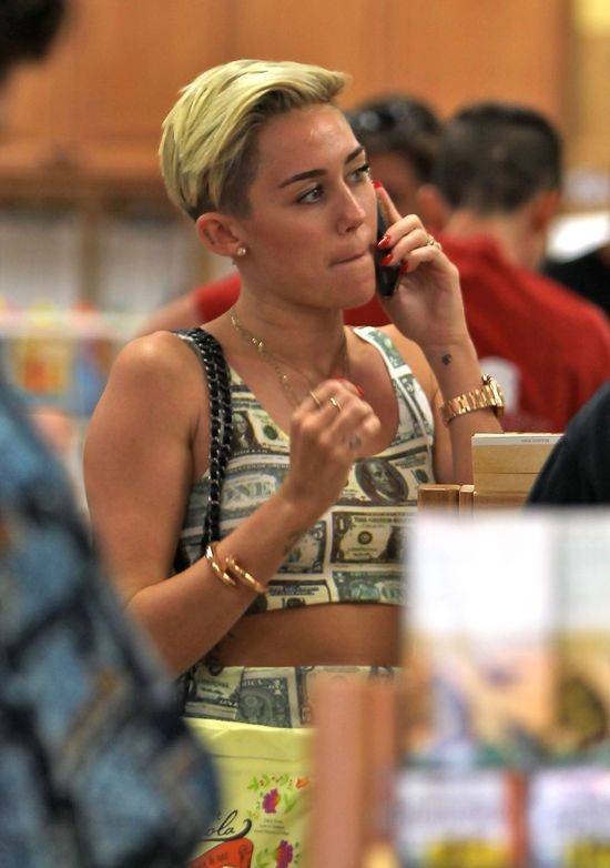 Miley Cyrus z mamą na zakupach