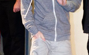 Justin Bieber obrzucony jajami! [VIDEO]