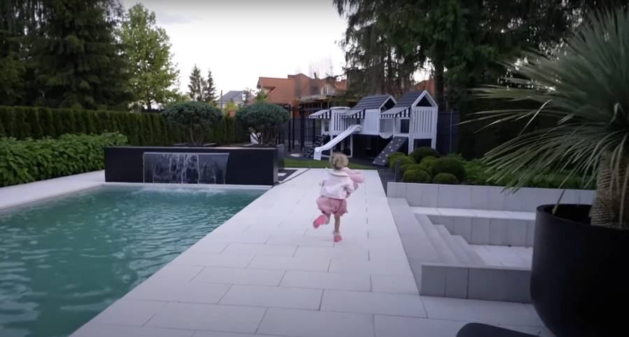 Andziaks pokazała swój SPEKTAKULARNY ogród! Jeszcze więcej atrakcji, niż rok temu