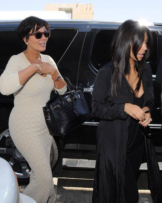 Kardashianki na lotnisku
