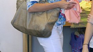 Zakupy z Gisele Bundchen jak spacer po wybiegu (FOTO)