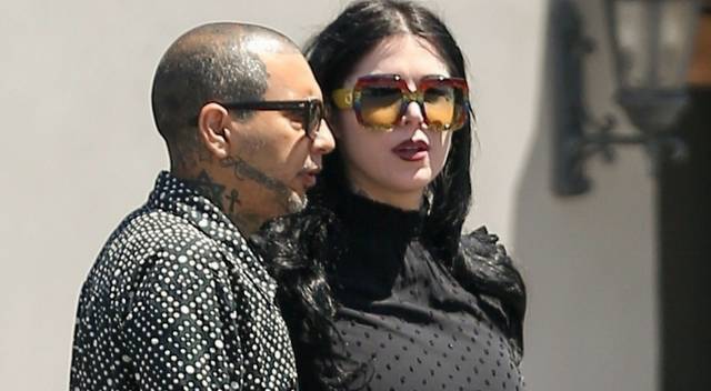 Kat von D z mężem. Widać już ciążowy brzuszek!