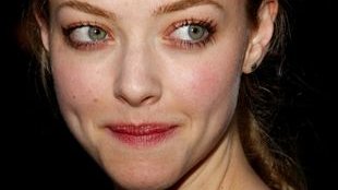 Amanda Seyfried wyjaśnia tatuaż ze słowem c*pka