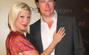 Ciężarna Tori Spelling wjechała w ścianę