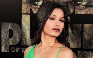 Freida Pinto zachwyca w zieleni (FOTO)