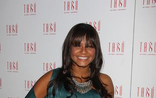 Christina Milian dumnie prezentuje brzuszek (FOTO)