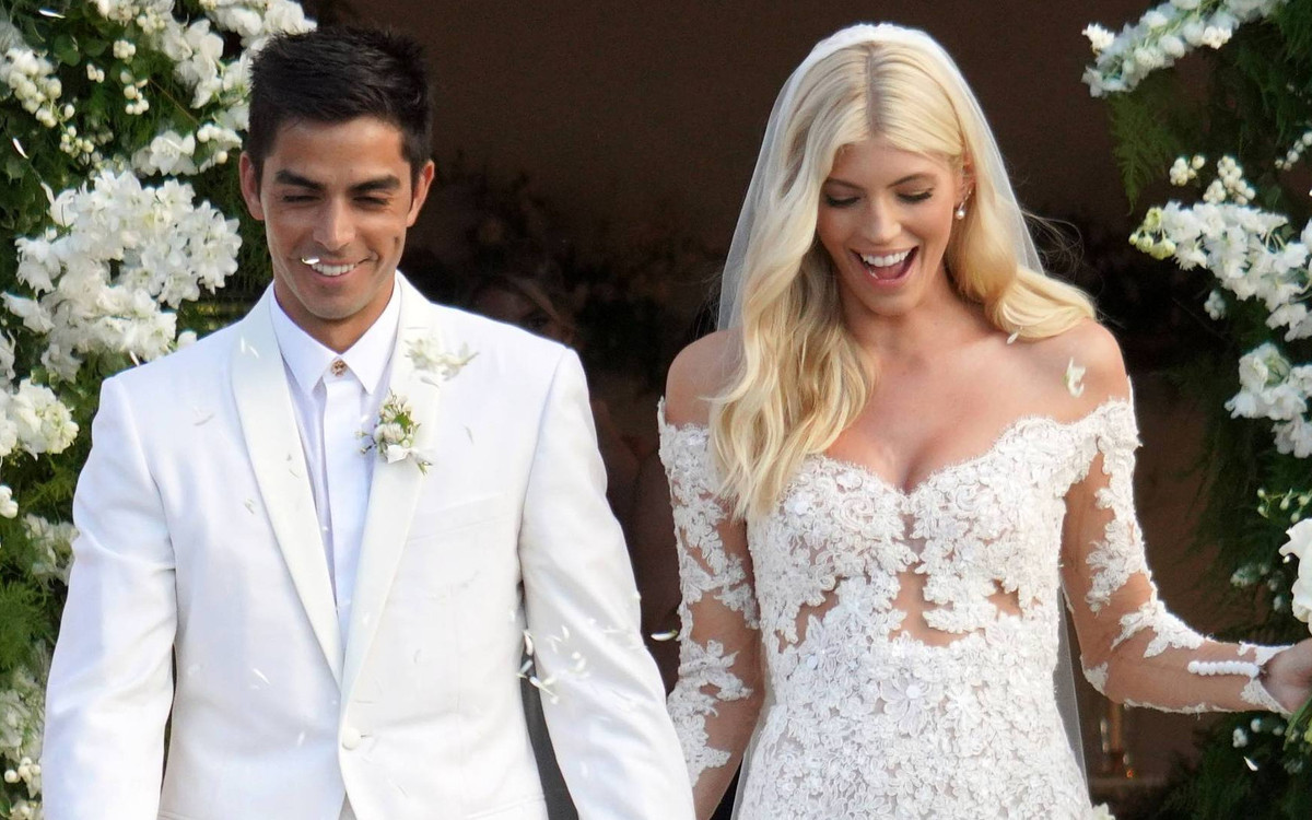 Aniołek Victoria’s Secret, Devon Windsor, wyszła za mąż – wyglądała BOSKO w sukni z koronki