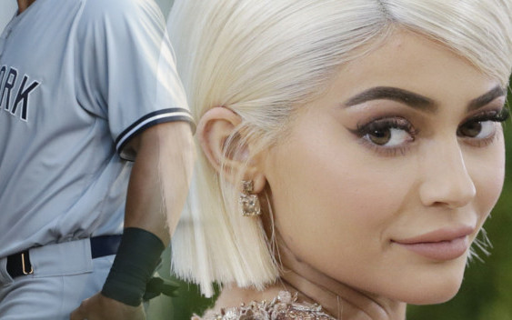 Gdy Travis dowie się, co o innym mężczyźnie mówi Kylie, wścieknie się