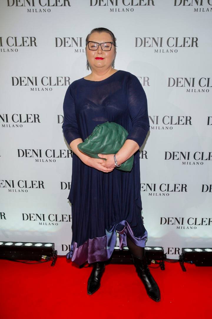 Pokaz Deni Cler: Joanna Racewicz CAŁUJE SIĘ z Małgorzatą Ohme niczym Madonna z Britney Spears!