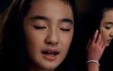 24-letni chiński piosenkarz spotyka się z 12-latką!