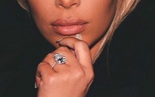 North West potrafi zrobić sobie makijaż!