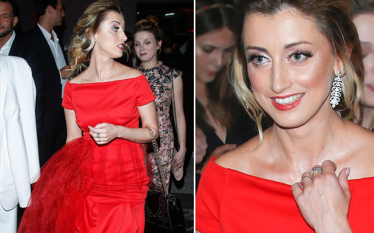 Justyna Żyła w czerwonej sukience debiutuje na SALONACH (ZDJĘCIA)