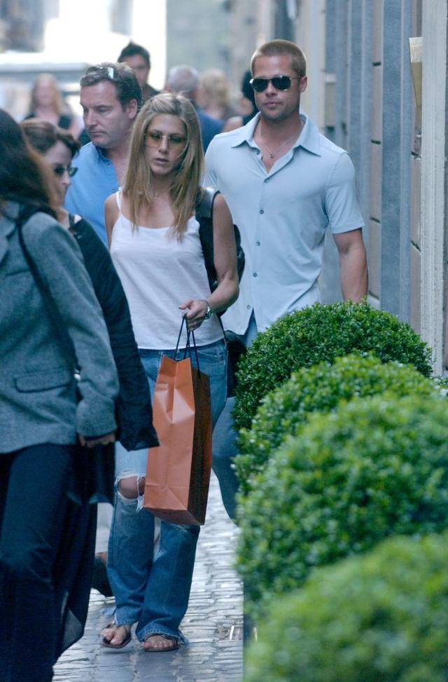 Brad Pitt chce TO powiedzieć Jennifer Aniston