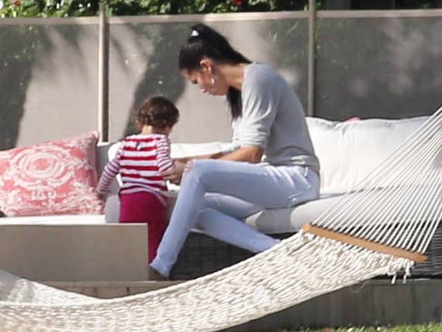 Adriana Lima z córeczkami i mężem