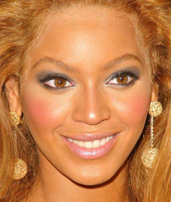 Zoom na twarz Beyonce