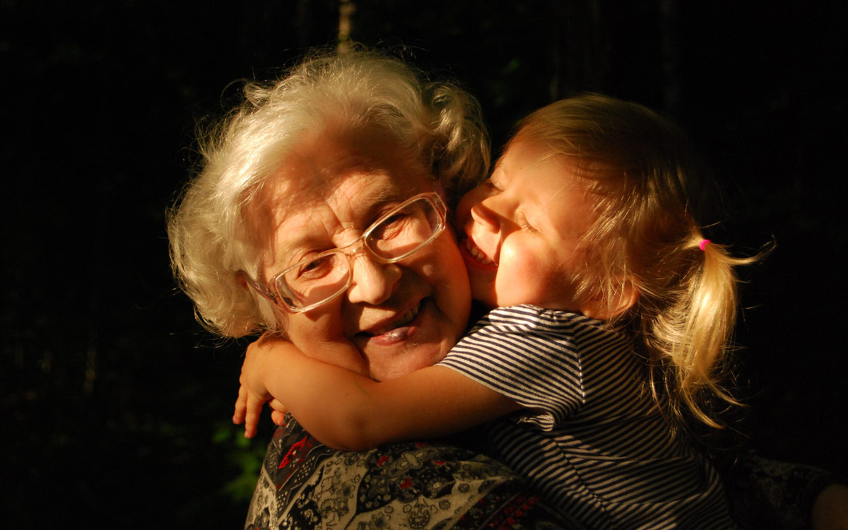 Co kupić babci i dziadkowi w ich dzień? Kilka pomysłów
