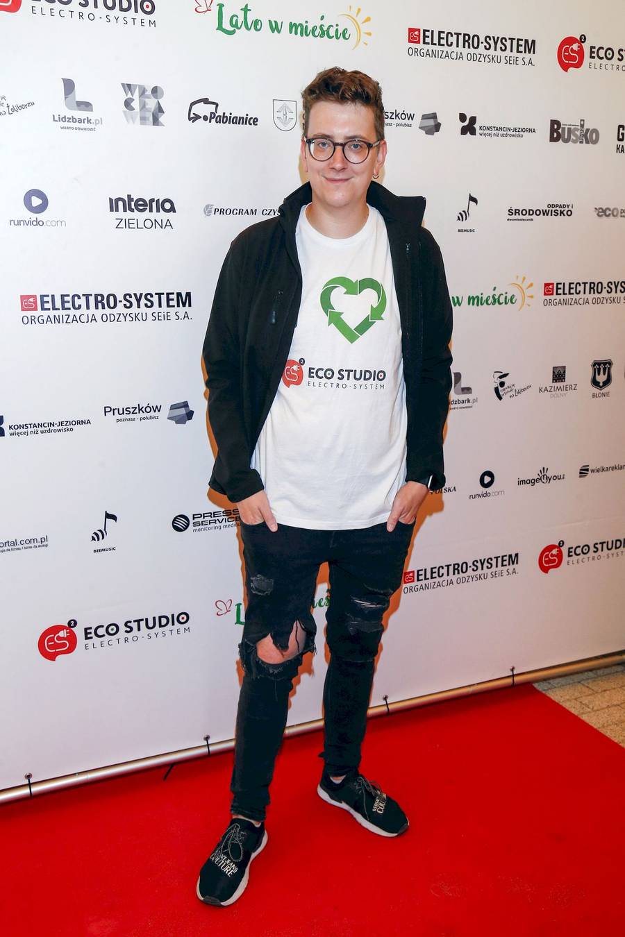 Rockowa Mandaryna, Roksana Węgiel w wielkiej kurtce, Kinga Sawczuk na finale akcji “Sprzątanie świata”