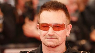 Bono ojcem chrzestnym dzieci Angeliny i Brada