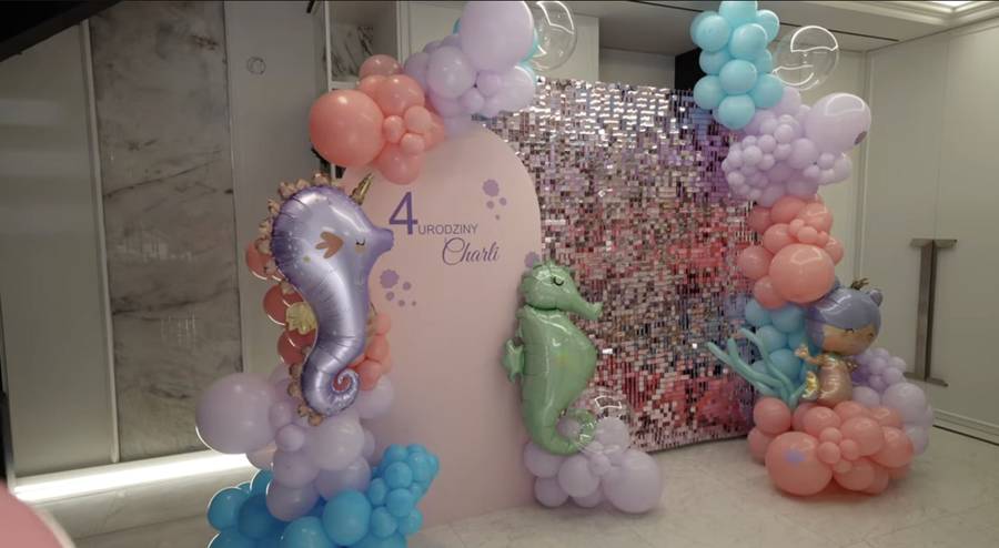 Andziaks w końcu pokazała 4. urodziny Charlotte! Morskie motywy, przepych i dmuchane pałace! (FOTO)