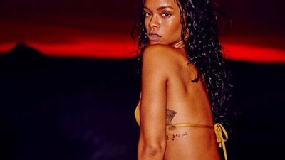 Rihanna topless i bez makijażu (FOTO)