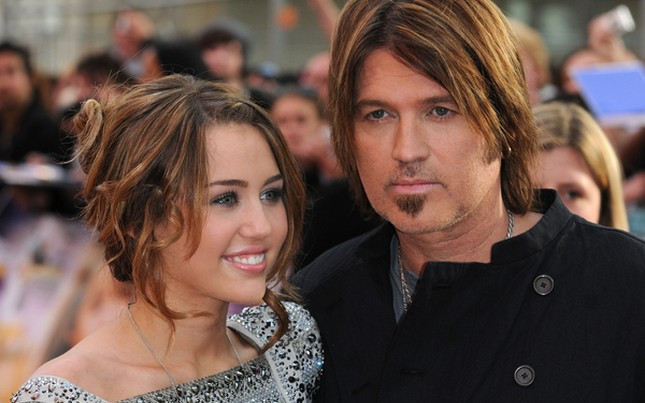 Ojciec Miley Cyrus o jej tańcu na rurze