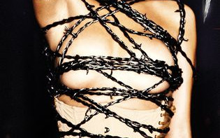 Zobaczcie kolejne zdjęcie z płyty Rihanny (FOTO)