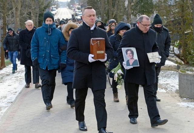 Relacja z pogrzebu Agnieszki Kotulanki