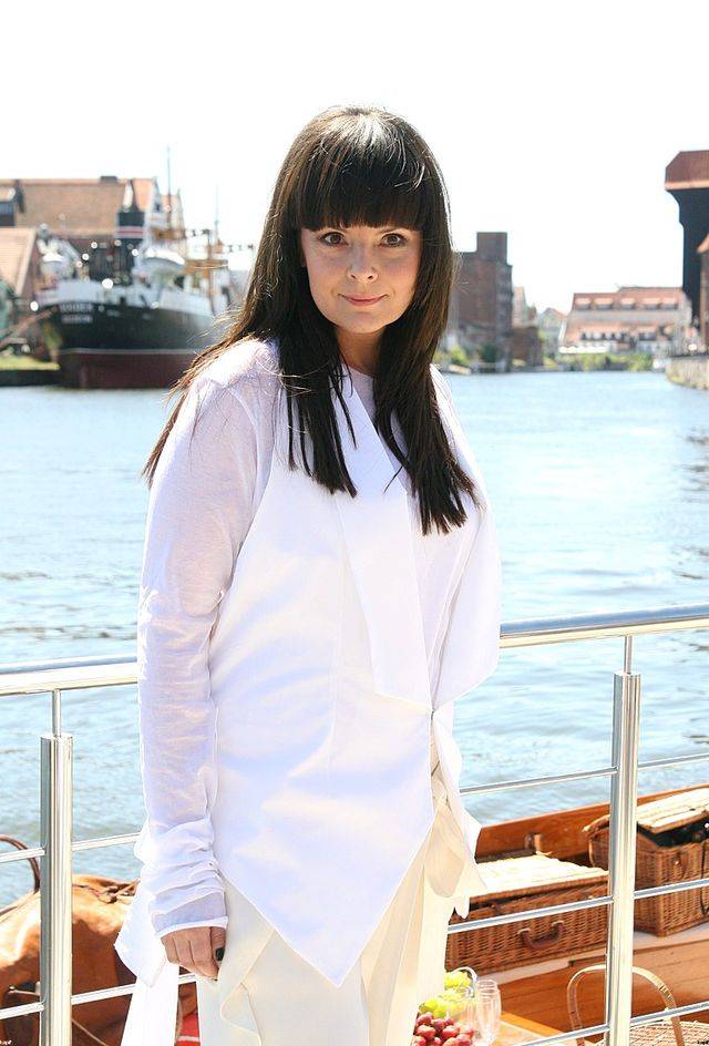 Fryzury Karoliny Korwin Piotrowskiej