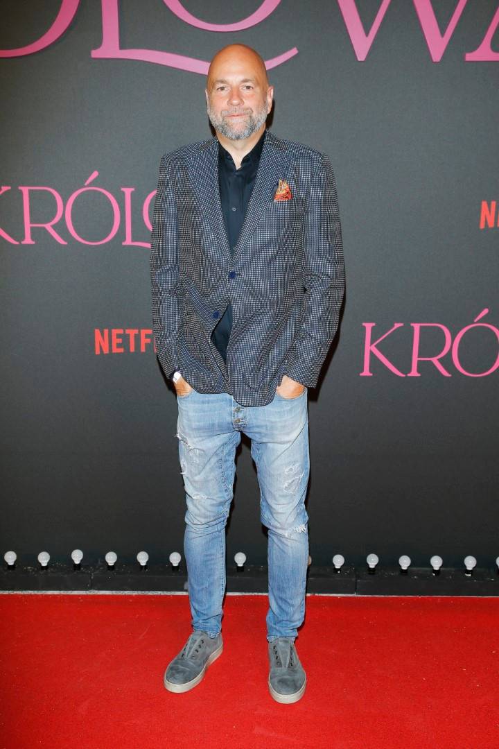 Gwiazdy na premierze serialu Netflixa “Królowa”: Dawno nie widziana Maria Peszek, neonowa Ada Fijał, Paweł Deląg…