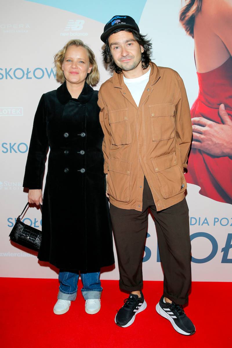 Premiera filmu “Skołowani”. Marianny Zydek całkiem odważnie, Agnieszka Grochowska dalej zachwyca, Markowska całuje się z Macierewiczem