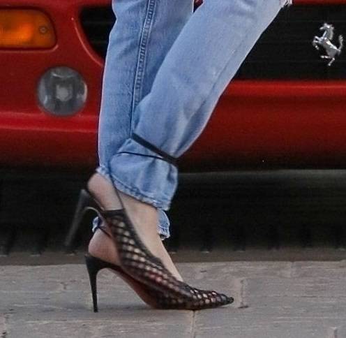 Kylie Jenner na lunchu z nową dziewczyną Scotta Disicka. Miała dziwnie zawiązane szpilki