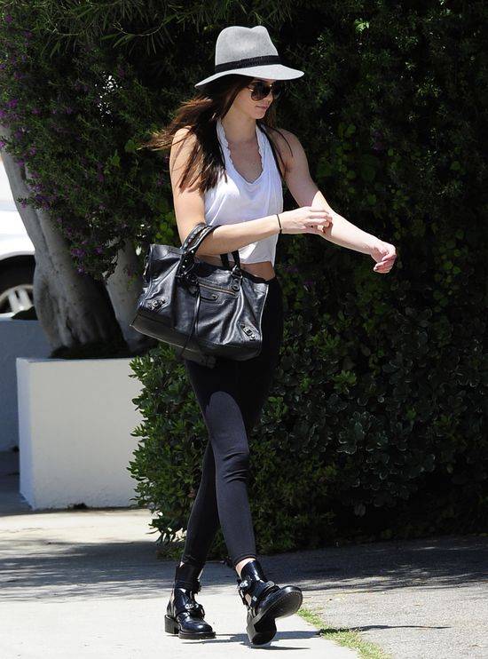 Kendall Jenner w drodze do salonu fryzjerskiego