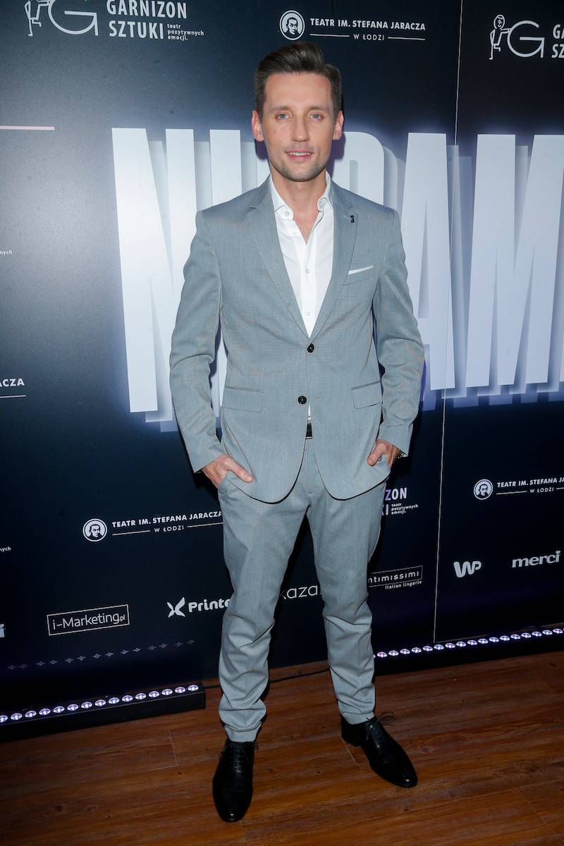 Premiera spektaklu “Niepamięć”. Dawno niewidziana Sasha Strunin z partnerem, Edyta Olszówka…