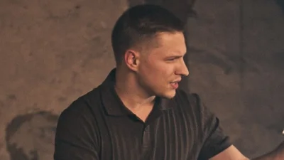 Adam Stachowiak znowu na świeczniku. Najpierw rozstanie, później apostazja, a teraz… wstąpił do zakonu!