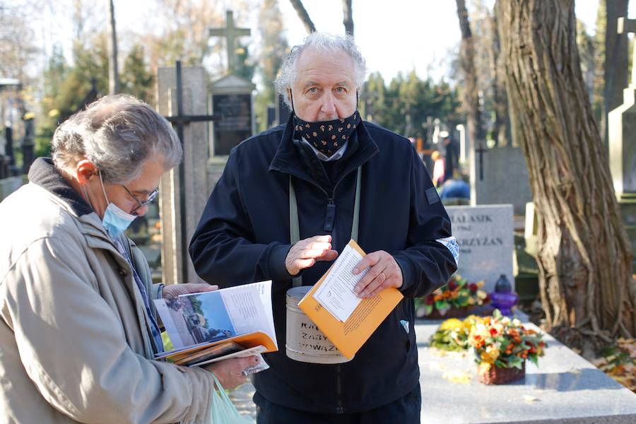 Gwiazdy na Starych Powązkach. Komu w tym roku chciało się zbierać do puszki?