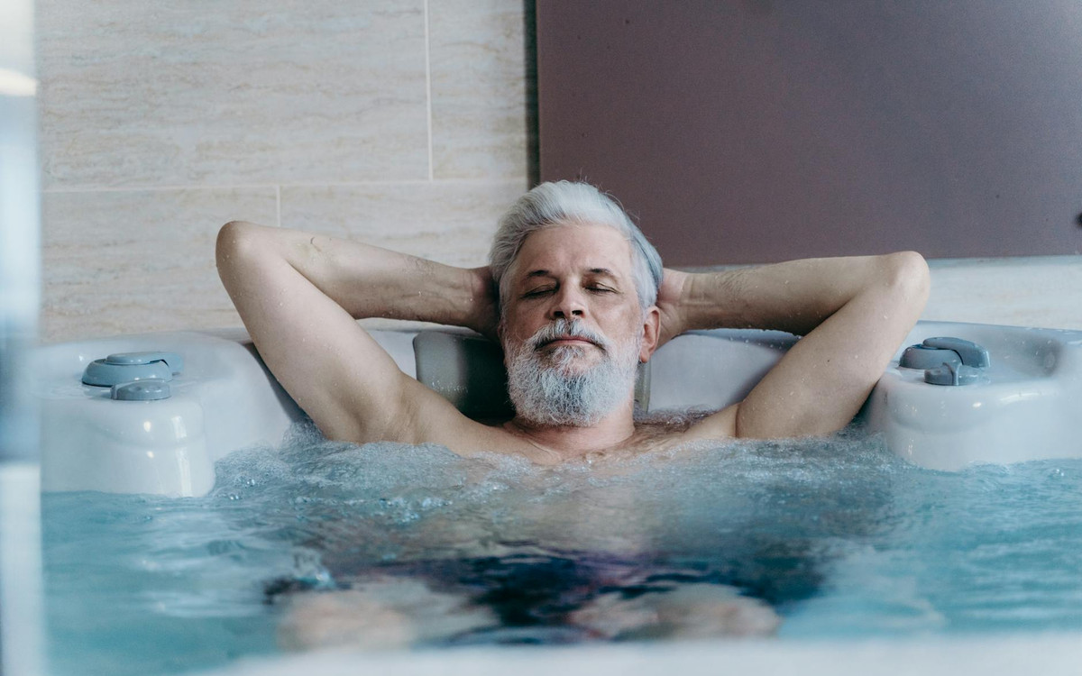 Kąpiel w luksusie – ile naprawdę kosztuje jacuzzi i co warto wiedzieć przed zakupem?