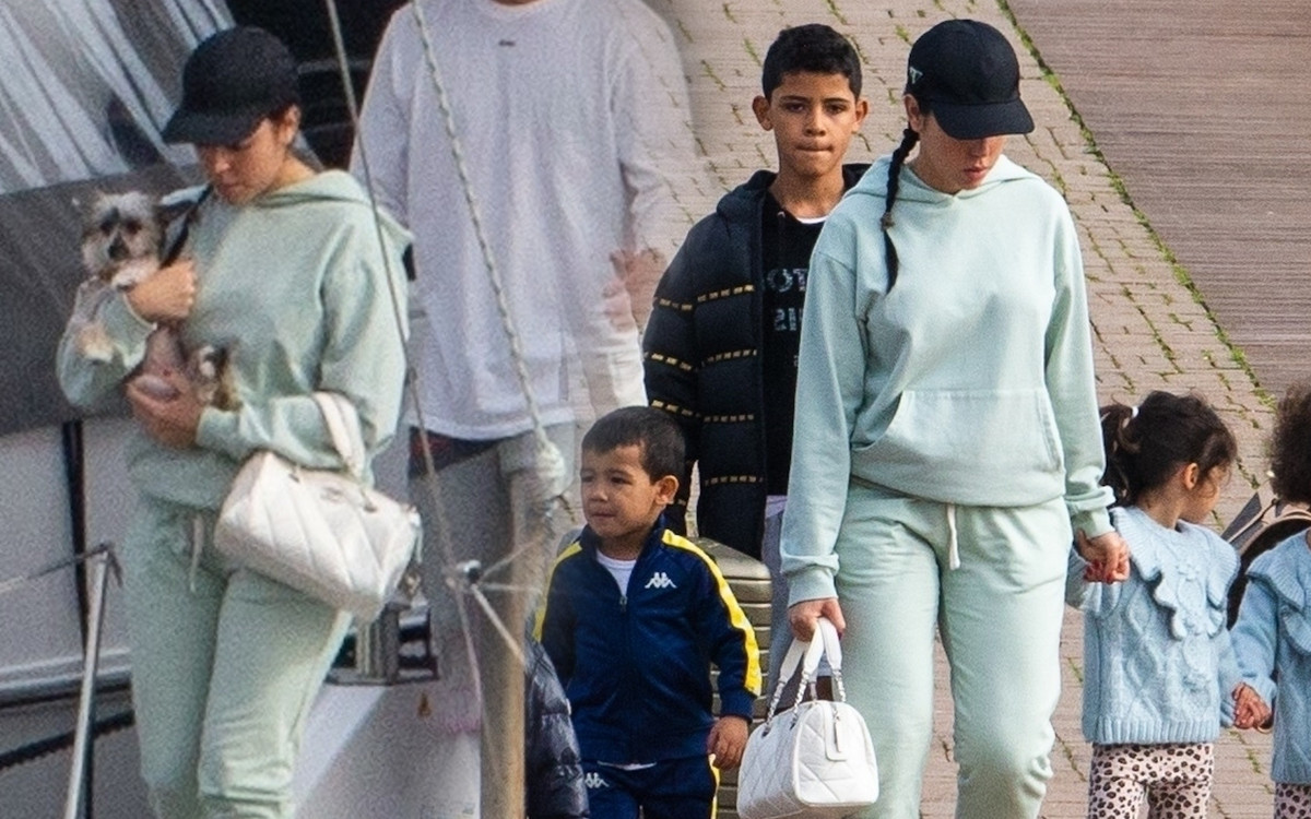 Georgina Rodriguez zajmuje się CZWÓRKĄ dzieci i psem (ZDJĘCIA)