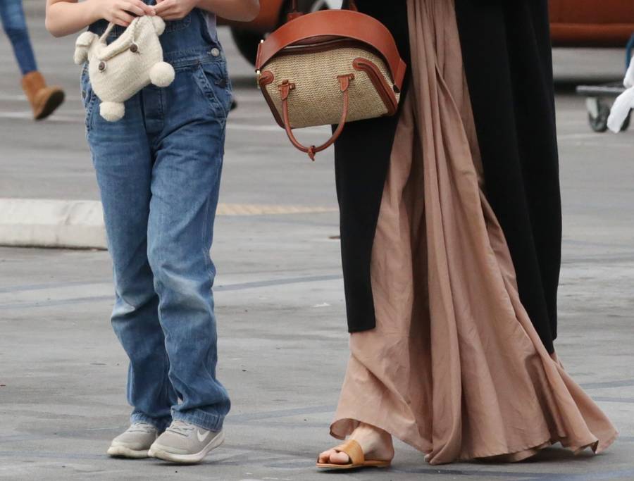 Angelina Jolie na zakupach z córką Vivienne (ZDJĘCIA)