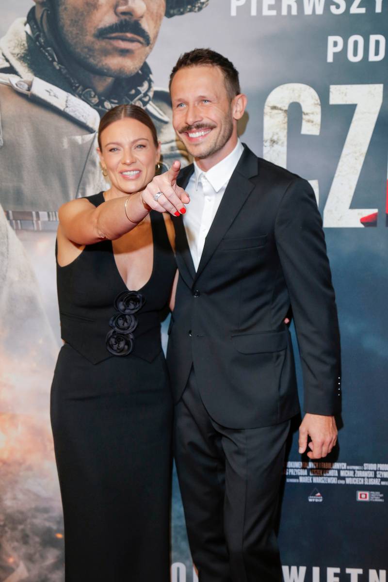 Premiera filmu “Czerwone maki”: Niezadowolona Helena Englert, Boczarska i Banasiuk, Maria Dębska…