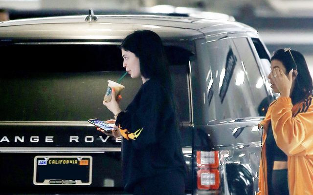 Kylie Jenner BEZ MAKIJAŻU  i bez doczepianych rzęs (ZDJĘCIA)