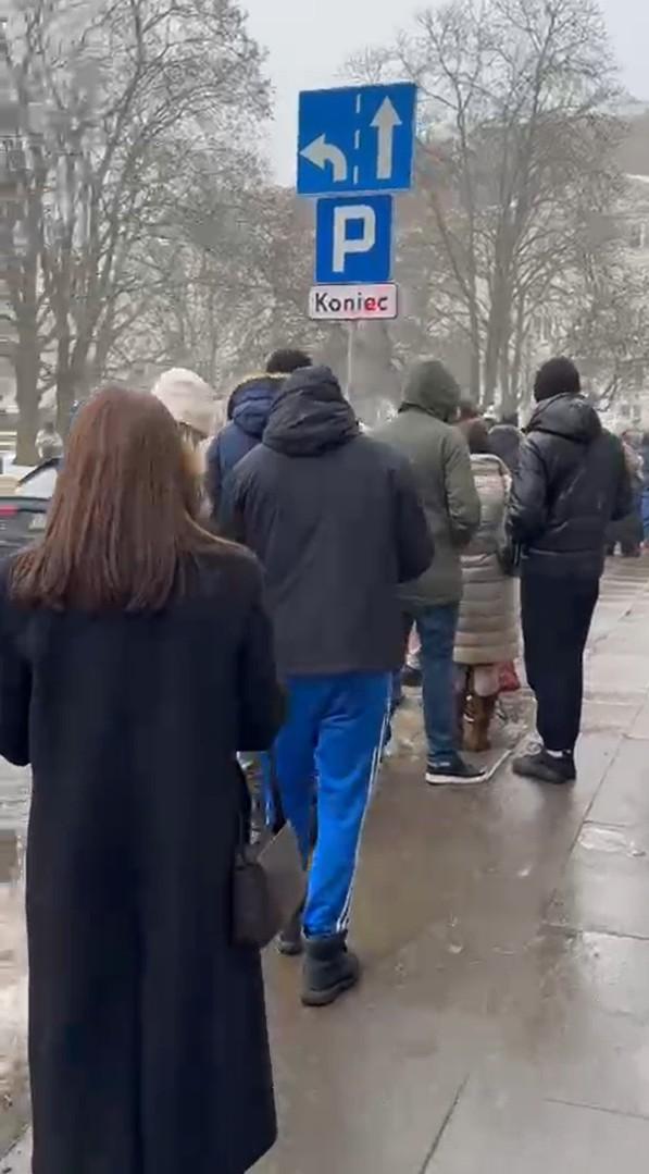 Tłumy pod cukiernią Magdy Gessler fot. Kozaczek