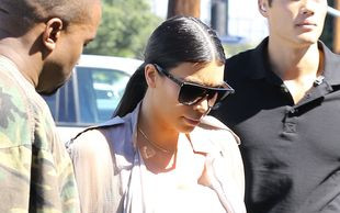 Stopy puchną, Kim tyje, hejterzy się cieszą (FOTO)