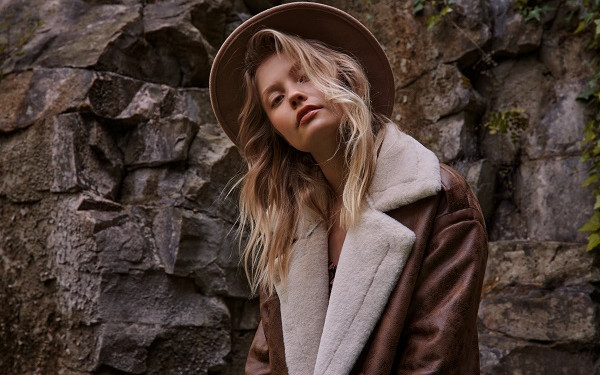 Kampania Sinsay AW ’22: stylowe okazje dla całej rodziny