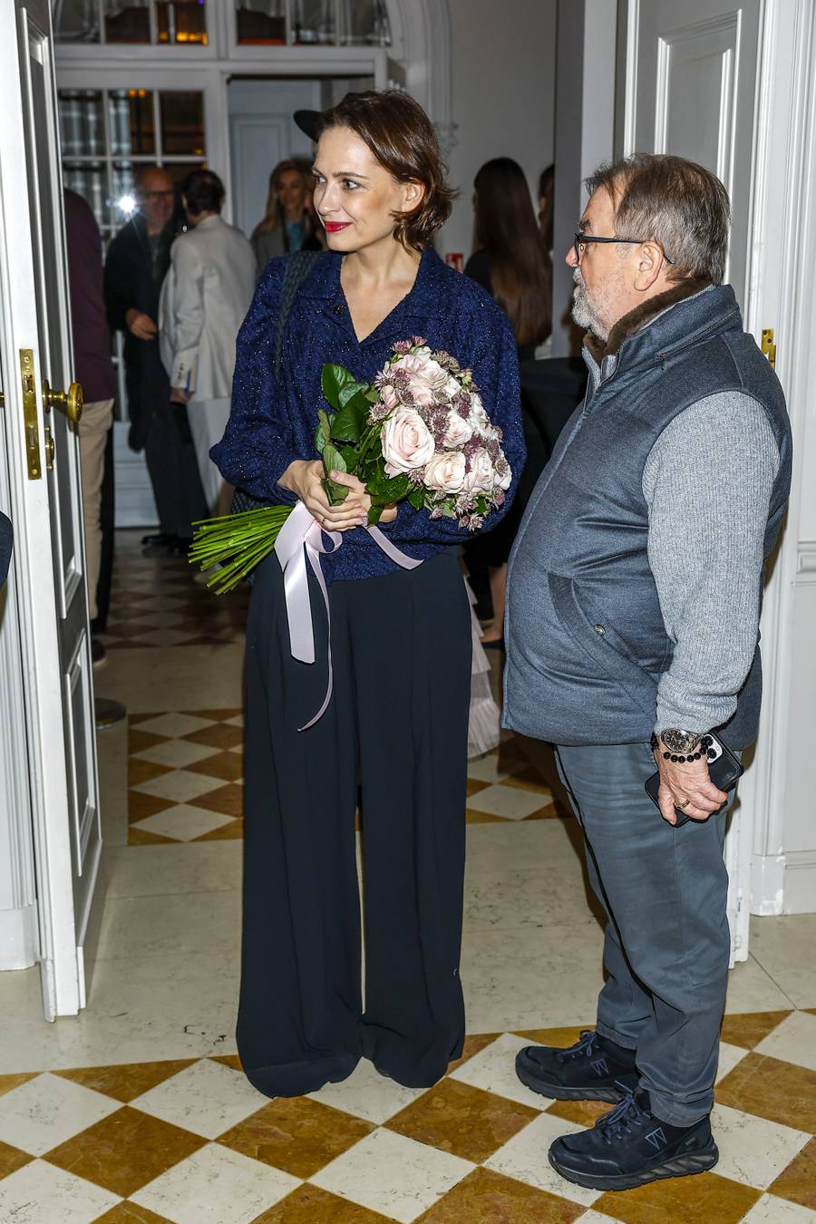 Elita na spotkaniu z Bożeną Walter. Edward Miszczak z żoną, Kwaśniewska, Wojciechowska…