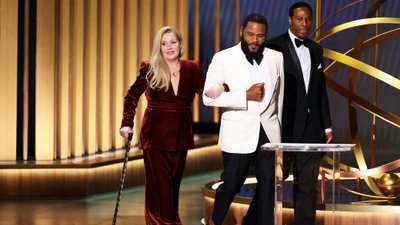 Zapłakana Christina Applegate zrobiła niespodziankę na rozdaniu nagród Emmy