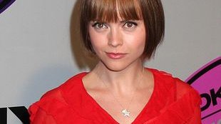 Chrstina Ricci pokazuje pierścionek zaręczynowy