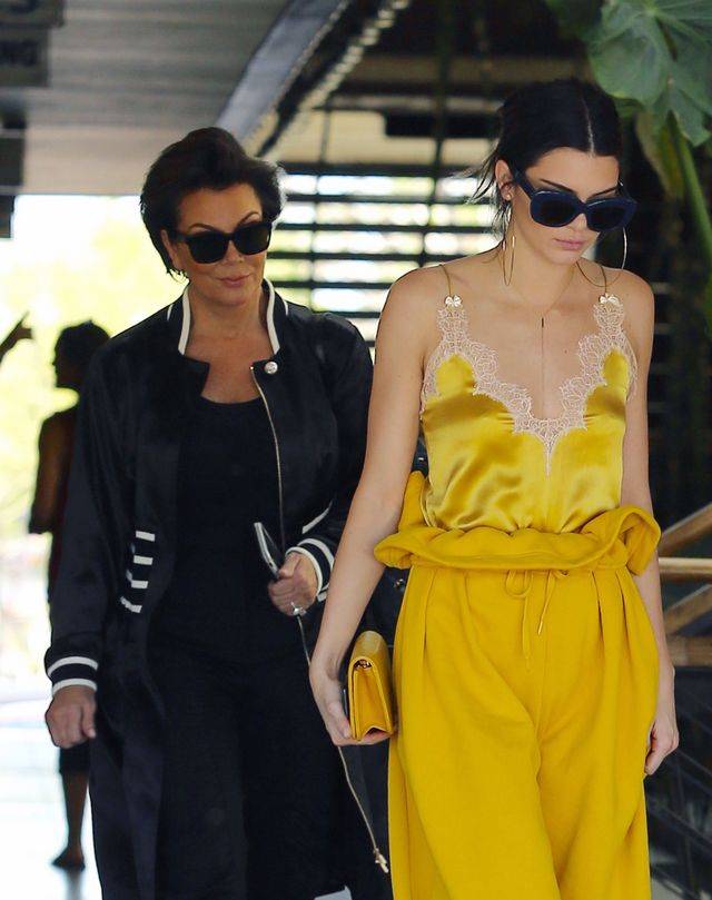 Oto cała ponura prawda o Kris Jenner. Dlaczego ZNISZCZYŁA ŻYCIE swoim córkom?