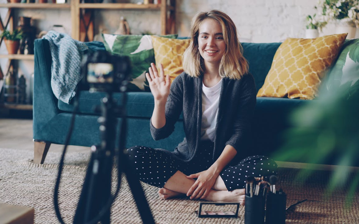 Kariera w mediach online – od czego zacząć i czego się spodziewać?